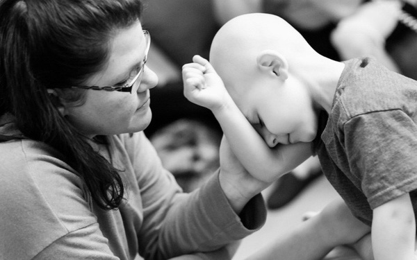 Hãng dược và những bệnh nhân ung thư: Bí ẩn đằng sau những hộp thuốc nghìn USD